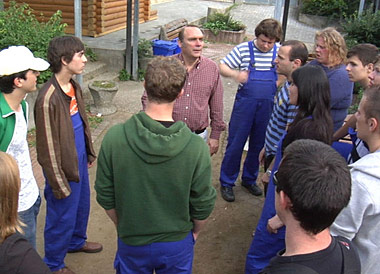 Foto: Auszubildende und Ausbilder Herr Schroeder