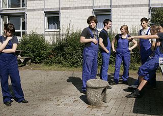 Foto: Ausgrenzung einer Auszubildenden